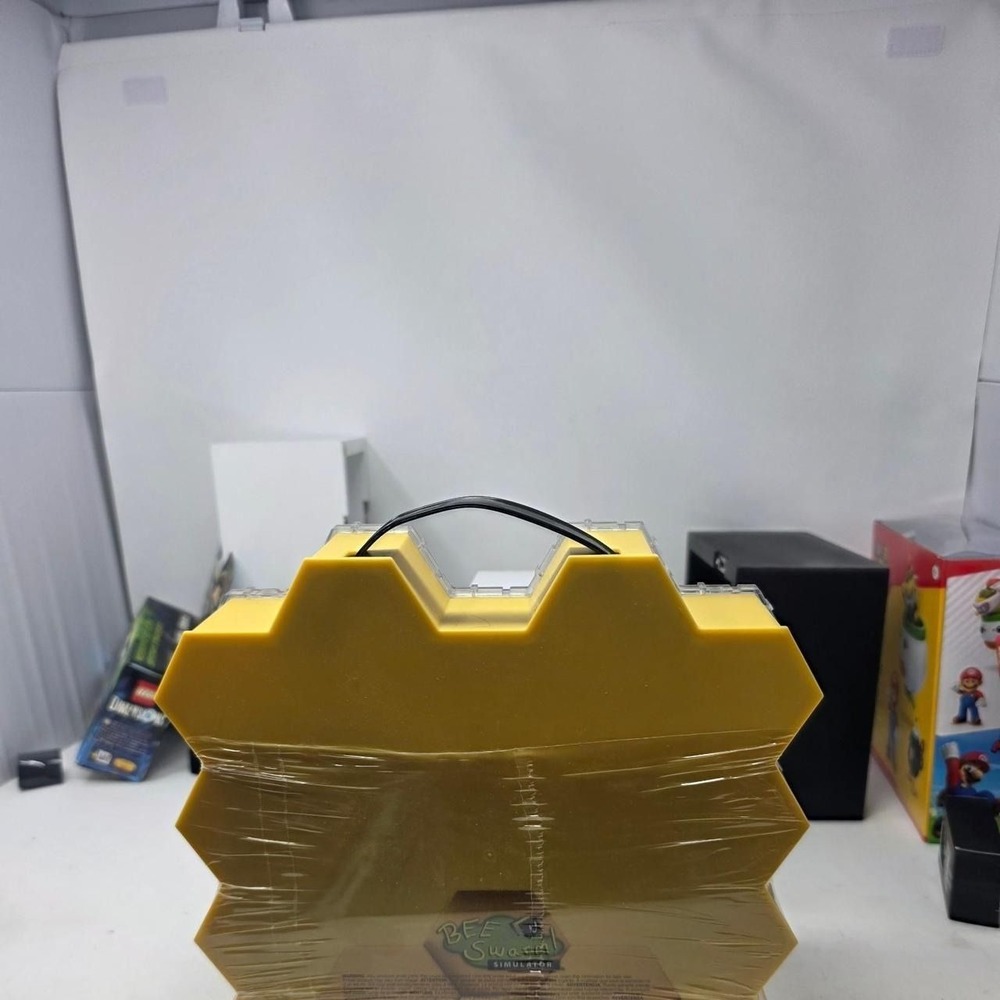 Roblox Bee Swarm Simulator Beehive Value Bundle Series 1 With Carrying Case 2022 - Picture 2 of 2